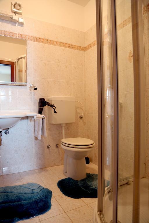 Apartments Max Врсар Экстерьер фото